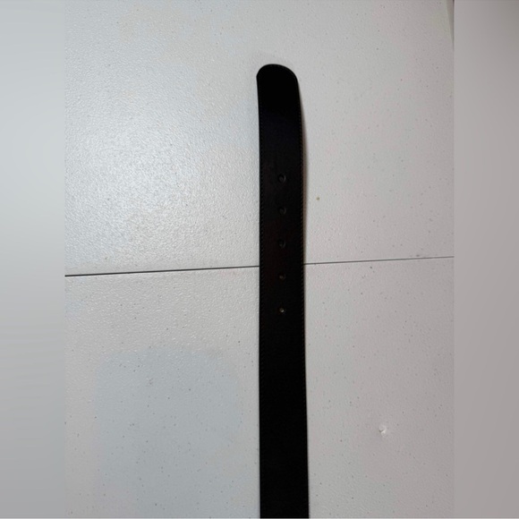 New Gucci LEATHER BELT WITH DOUBLE G BUCKLE
Sz 85 / 34 - Picture 2 of 11